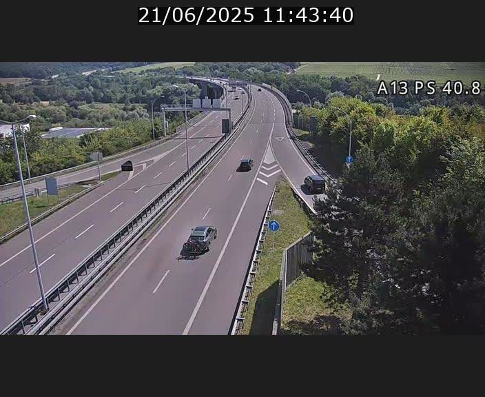 Webcam autoroute A13 à la sortie est du tunnel Markusbierg à Schengen. Vue sur le pont de la Moselle, vers l'Allemagne