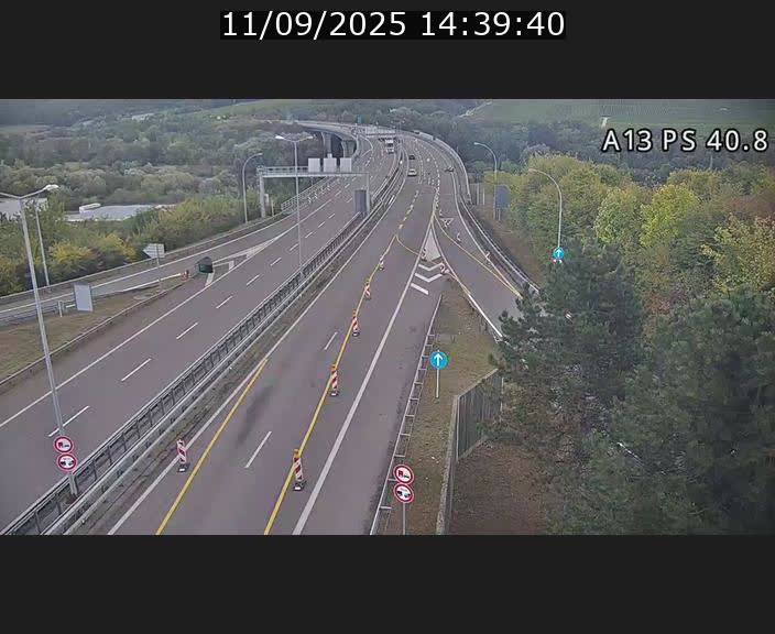 Webcam autoroute A13 à la sortie est du tunnel Markusbierg à Schengen. Vue sur le pont de la Moselle, vers l'Allemagne