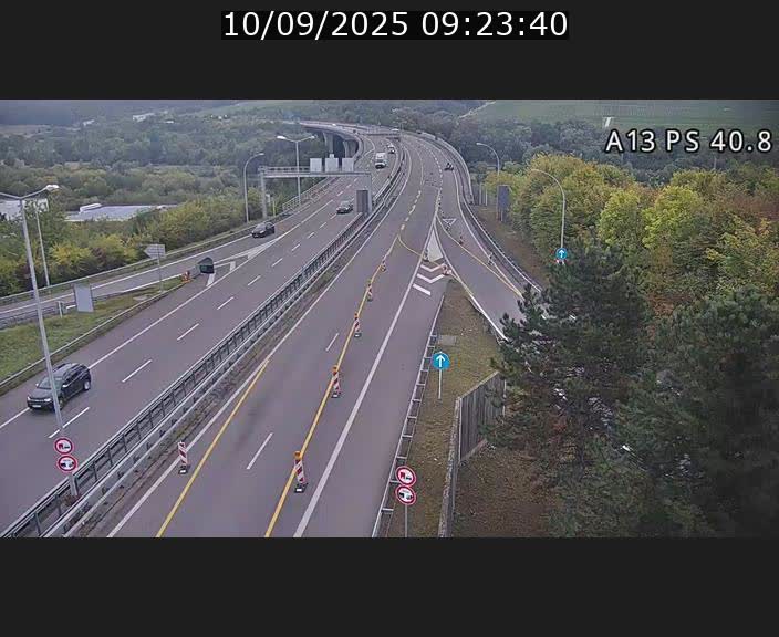 Webcam autoroute A13 à la sortie est du tunnel Markusbierg à Schengen. Vue sur le pont de la Moselle, vers l'Allemagne