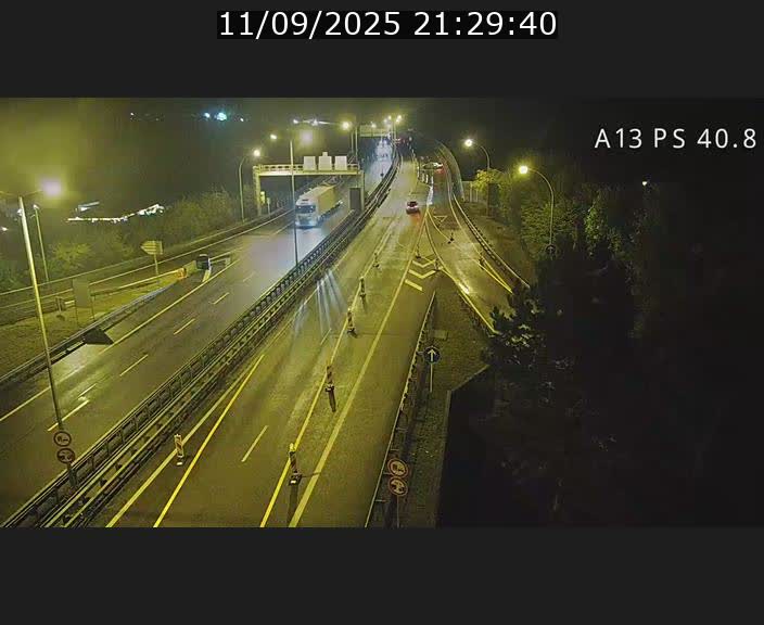 Webcam autoroute A13 à la sortie est du tunnel Markusbierg à Schengen. Vue sur le pont de la Moselle, vers l'Allemagne