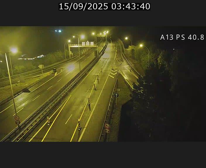 Webcam autoroute A13 à la sortie est du tunnel Markusbierg à Schengen. Vue sur le pont de la Moselle, vers l'Allemagne