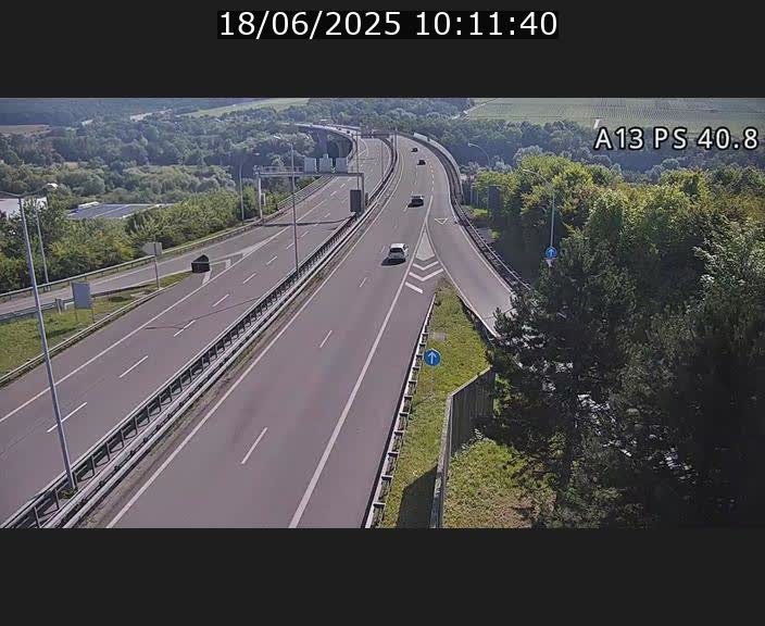 <h2>Webcam autoroute A13 à la sortie est du tunnel Markusbierg à Schengen. Vue sur le pont de la Moselle, vers l'Allemagne</h2>