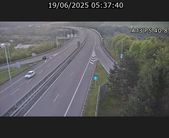 <h2>Webcam autoroute A13 à la sortie est du tunnel Markusbierg à Schengen. Vue sur le pont de la Moselle, vers l'Allemagne</h2>