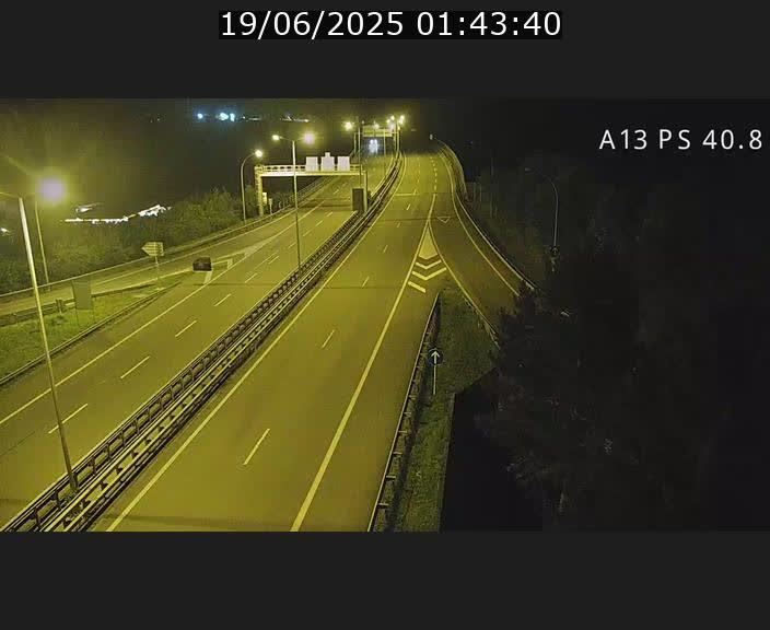 <h2>Webcam autoroute A13 à la sortie est du tunnel Markusbierg à Schengen. Vue sur le pont de la Moselle, vers l'Allemagne</h2>