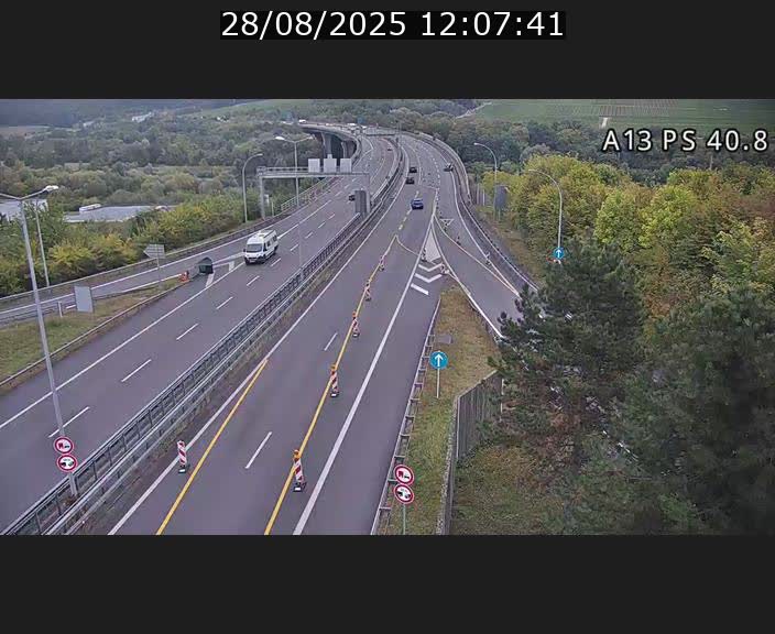 <h2>Webcam autoroute A13 à la sortie est du tunnel Markusbierg à Schengen. Vue sur le pont de la Moselle, vers l'Allemagne</h2>