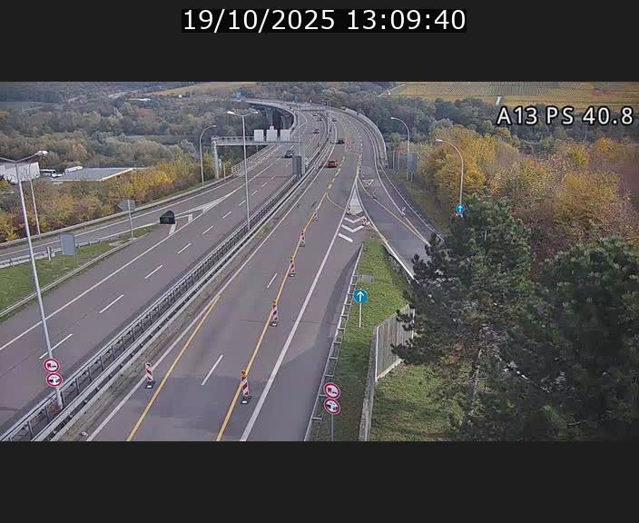 <h2>Webcam autoroute A13 à la sortie est du tunnel Markusbierg à Schengen. Vue sur le pont de la Moselle, vers l'Allemagne</h2>