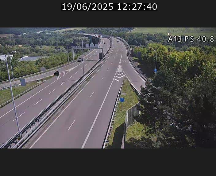 <h2>Webcam autoroute A13 à la sortie est du tunnel Markusbierg à Schengen. Vue sur le pont de la Moselle, vers l'Allemagne</h2>