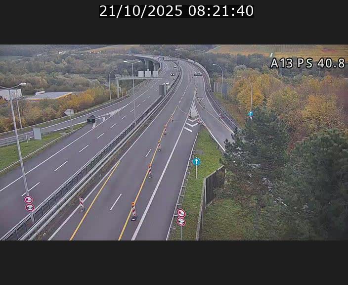 <h2>Webcam autoroute A13 à la sortie est du tunnel Markusbierg à Schengen. Vue sur le pont de la Moselle, vers l'Allemagne</h2>