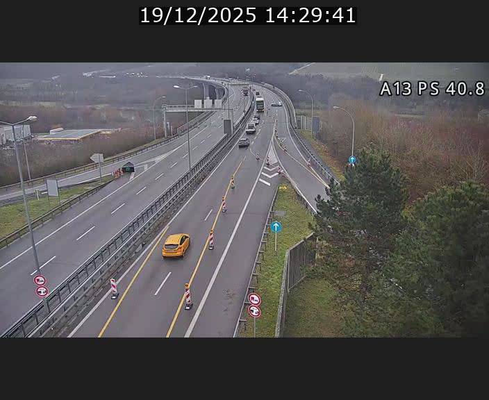<h2>Webcam autoroute A13 à la sortie est du tunnel Markusbierg à Schengen. Vue sur le pont de la Moselle, vers l'Allemagne</h2>