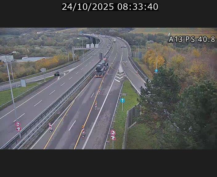 <h2>Webcam autoroute A13 à la sortie est du tunnel Markusbierg à Schengen. Vue sur le pont de la Moselle, vers l'Allemagne</h2>