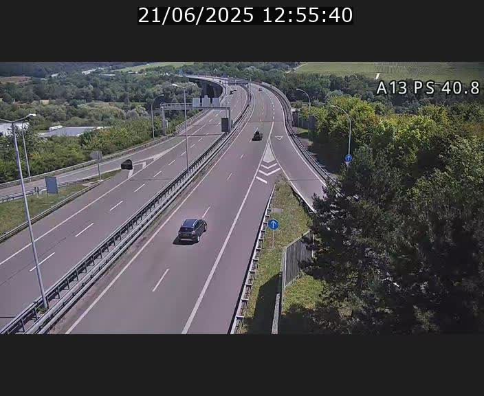 <h2>Webcam autoroute A13 à la sortie est du tunnel Markusbierg à Schengen. Vue sur le pont de la Moselle, vers l'Allemagne</h2>