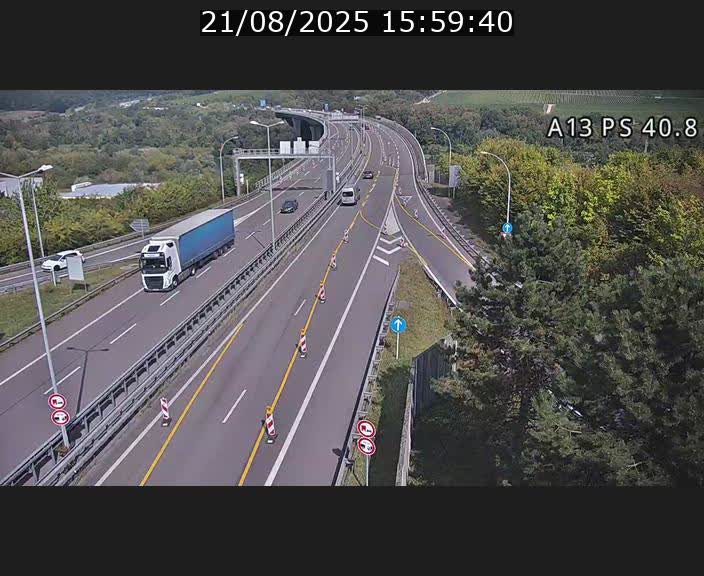 <h2>Webcam autoroute A13 à la sortie est du tunnel Markusbierg à Schengen. Vue sur le pont de la Moselle, vers l'Allemagne</h2>