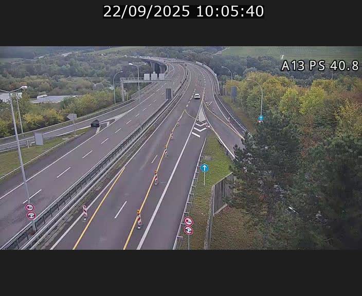 <h2>Webcam autoroute A13 à la sortie est du tunnel Markusbierg à Schengen. Vue sur le pont de la Moselle, vers l'Allemagne</h2>
