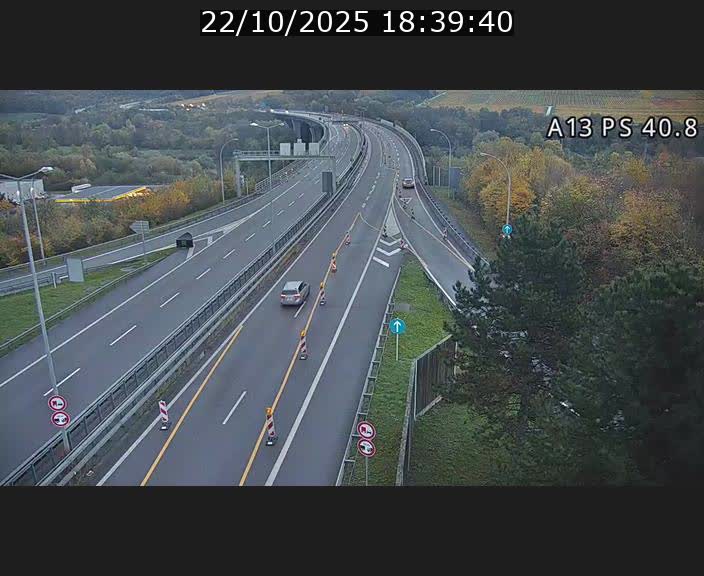 <h2>Webcam autoroute A13 à la sortie est du tunnel Markusbierg à Schengen. Vue sur le pont de la Moselle, vers l'Allemagne</h2>