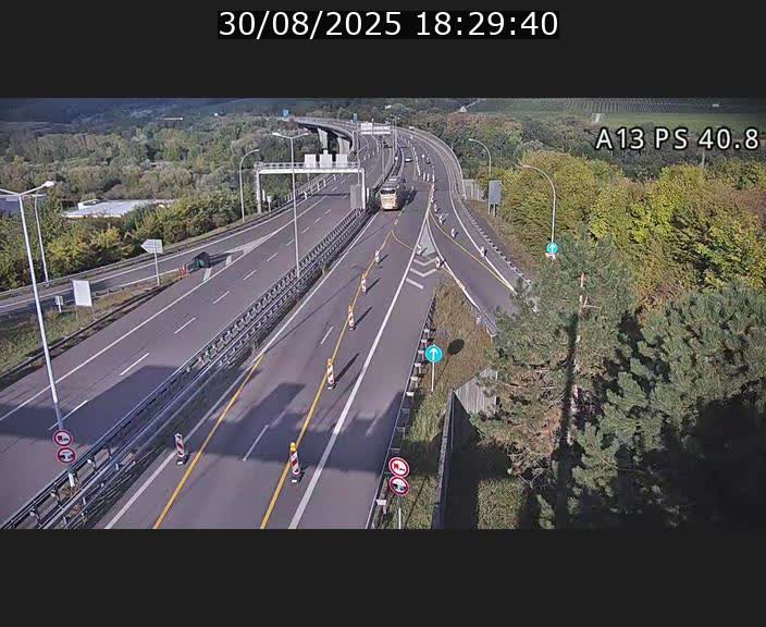 <h2>Webcam autoroute A13 à la sortie est du tunnel Markusbierg à Schengen. Vue sur le pont de la Moselle, vers l'Allemagne</h2>