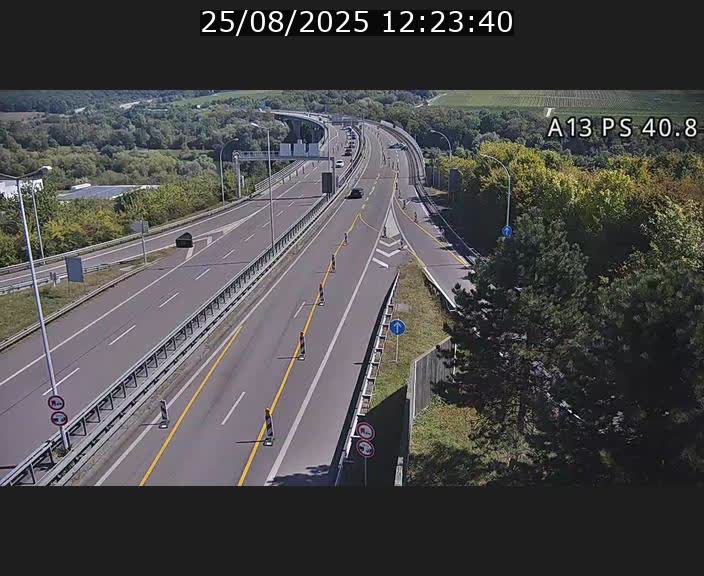 <h2>Webcam autoroute A13 à la sortie est du tunnel Markusbierg à Schengen. Vue sur le pont de la Moselle, vers l'Allemagne</h2>