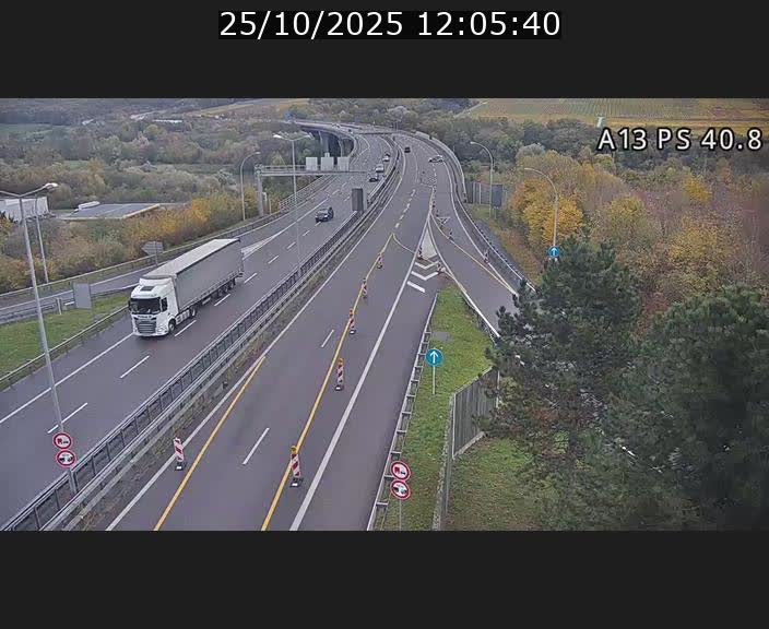<h2>Webcam autoroute A13 à la sortie est du tunnel Markusbierg à Schengen. Vue sur le pont de la Moselle, vers l'Allemagne</h2>