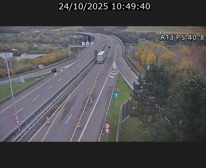 <h2>Webcam autoroute A13 à la sortie est du tunnel Markusbierg à Schengen. Vue sur le pont de la Moselle, vers l'Allemagne</h2>