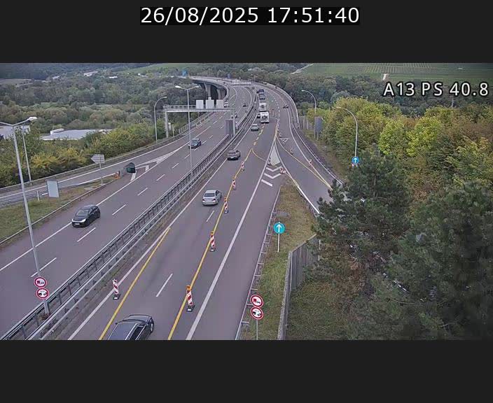 <h2>Webcam autoroute A13 à la sortie est du tunnel Markusbierg à Schengen. Vue sur le pont de la Moselle, vers l'Allemagne</h2>