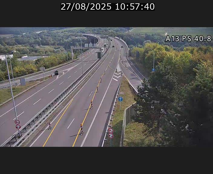 <h2>Webcam autoroute A13 à la sortie est du tunnel Markusbierg à Schengen. Vue sur le pont de la Moselle, vers l'Allemagne</h2>