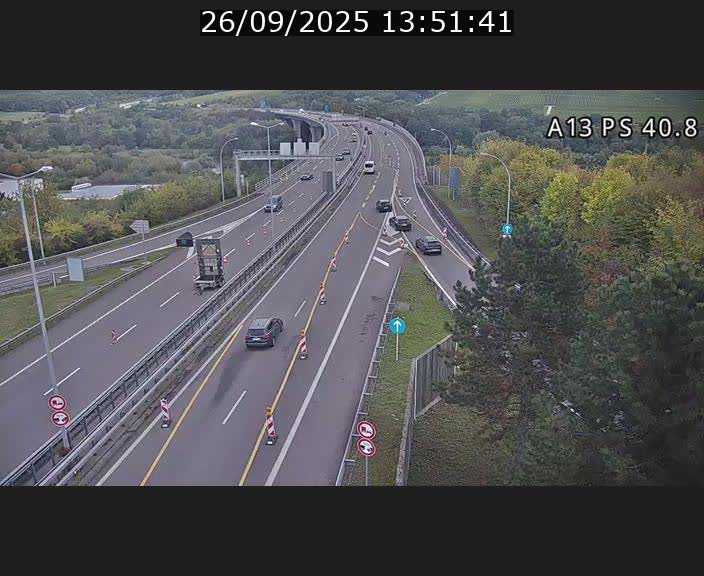 <h2>Webcam autoroute A13 à la sortie est du tunnel Markusbierg à Schengen. Vue sur le pont de la Moselle, vers l'Allemagne</h2>