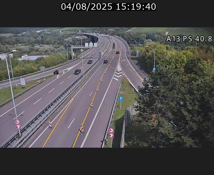 <h2>Webcam autoroute A13 à la sortie est du tunnel Markusbierg à Schengen. Vue sur le pont de la Moselle, vers l'Allemagne</h2>