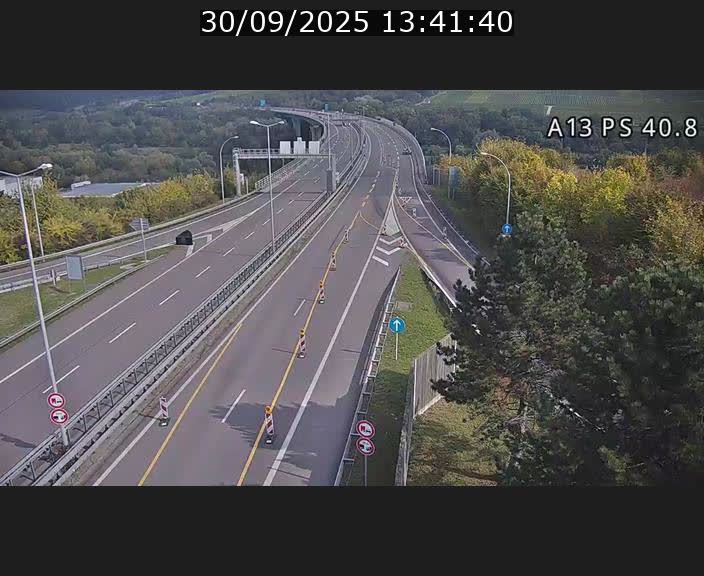 <h2>Webcam autoroute A13 à la sortie est du tunnel Markusbierg à Schengen. Vue sur le pont de la Moselle, vers l'Allemagne</h2>