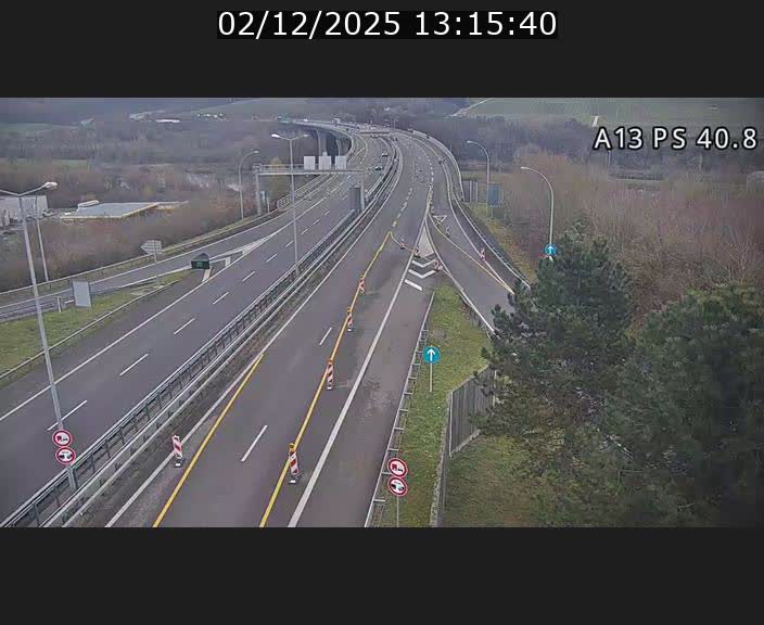 <h2>Webcam autoroute A13 à la sortie est du tunnel Markusbierg à Schengen. Vue sur le pont de la Moselle, vers l'Allemagne</h2>