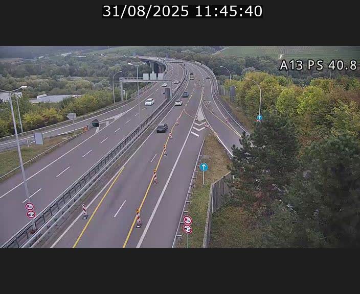 <h2>Webcam autoroute A13 à la sortie est du tunnel Markusbierg à Schengen. Vue sur le pont de la Moselle, vers l'Allemagne</h2>