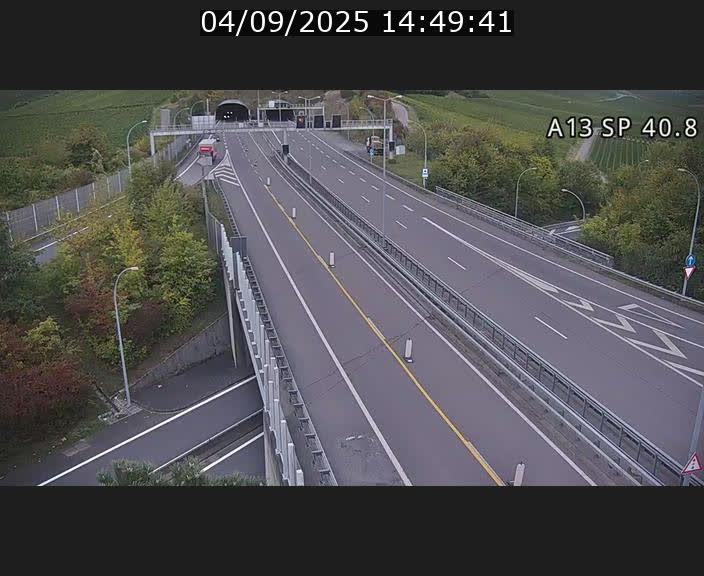 <h2>Webcam avec vue sur l'entrée côté allemand du tunnel Markusbierg à Schengen. Vue orientée vers le tunnel et Bettembourg</h2>