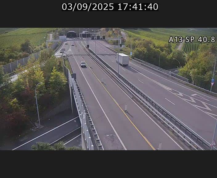 <h2>Webcam avec vue sur l'entrée côté allemand du tunnel Markusbierg à Schengen. Vue orientée vers le tunnel et Bettembourg</h2>
