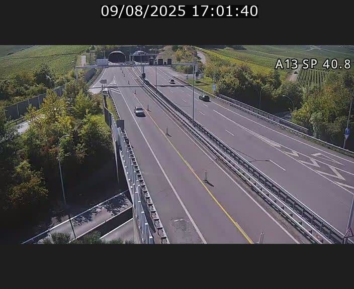 <h2>Webcam avec vue sur l'entrée côté allemand du tunnel Markusbierg à Schengen. Vue orientée vers le tunnel et Bettembourg</h2>