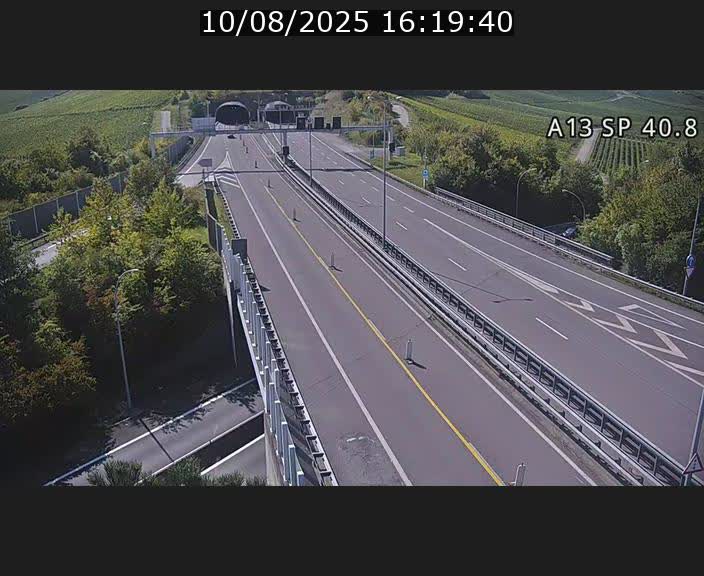 <h2>Webcam avec vue sur l'entrée côté allemand du tunnel Markusbierg à Schengen. Vue orientée vers le tunnel et Bettembourg</h2>