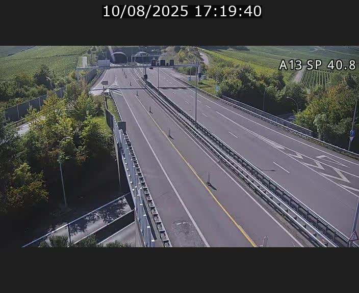 <h2>Webcam avec vue sur l'entrée côté allemand du tunnel Markusbierg à Schengen. Vue orientée vers le tunnel et Bettembourg</h2>