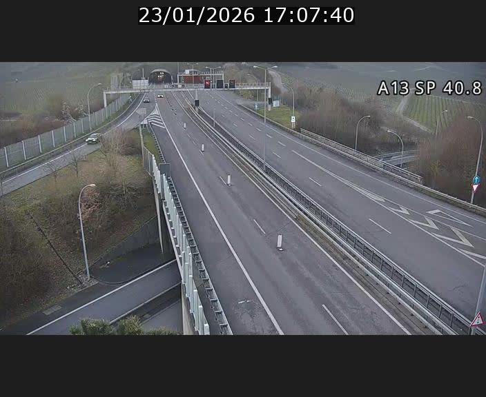 <h2>Webcam avec vue sur l'entrée côté allemand du tunnel Markusbierg à Schengen. Vue orientée vers le tunnel et Bettembourg</h2>