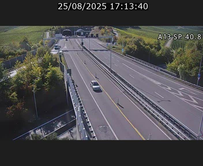 <h2>Webcam avec vue sur l'entrée côté allemand du tunnel Markusbierg à Schengen. Vue orientée vers le tunnel et Bettembourg</h2>