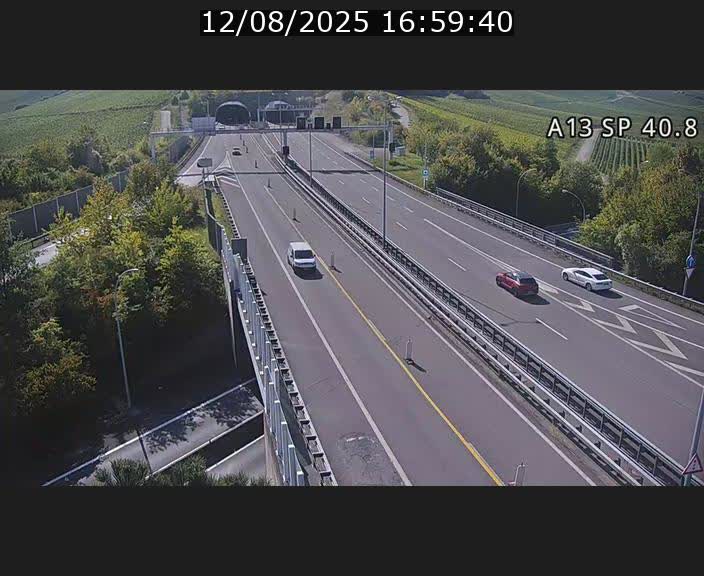 <h2>Webcam avec vue sur l'entrée côté allemand du tunnel Markusbierg à Schengen. Vue orientée vers le tunnel et Bettembourg</h2>