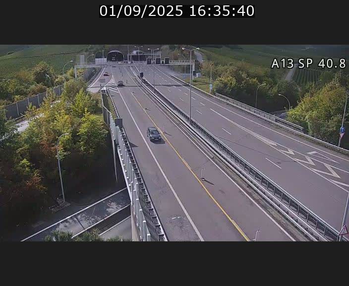 <h2>Webcam avec vue sur l'entrée côté allemand du tunnel Markusbierg à Schengen. Vue orientée vers le tunnel et Bettembourg</h2>