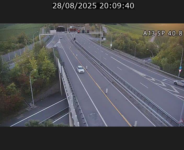 <h2>Webcam avec vue sur l'entrée côté allemand du tunnel Markusbierg à Schengen. Vue orientée vers le tunnel et Bettembourg</h2>