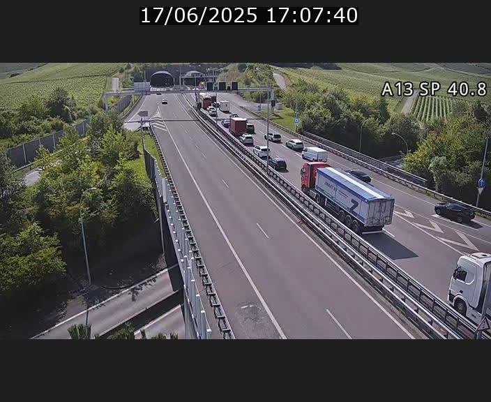 <h2>Webcam avec vue sur l'entrée côté allemand du tunnel Markusbierg à Schengen. Vue orientée vers le tunnel et Bettembourg</h2>