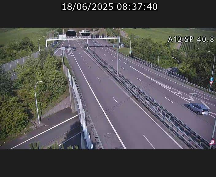 <h2>Webcam avec vue sur l'entrée côté allemand du tunnel Markusbierg à Schengen. Vue orientée vers le tunnel et Bettembourg</h2>