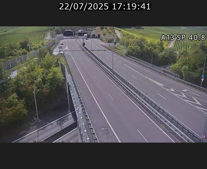 <h2>Webcam avec vue sur l'entrée côté allemand du tunnel Markusbierg à Schengen. Vue orientée vers le tunnel et Bettembourg</h2>