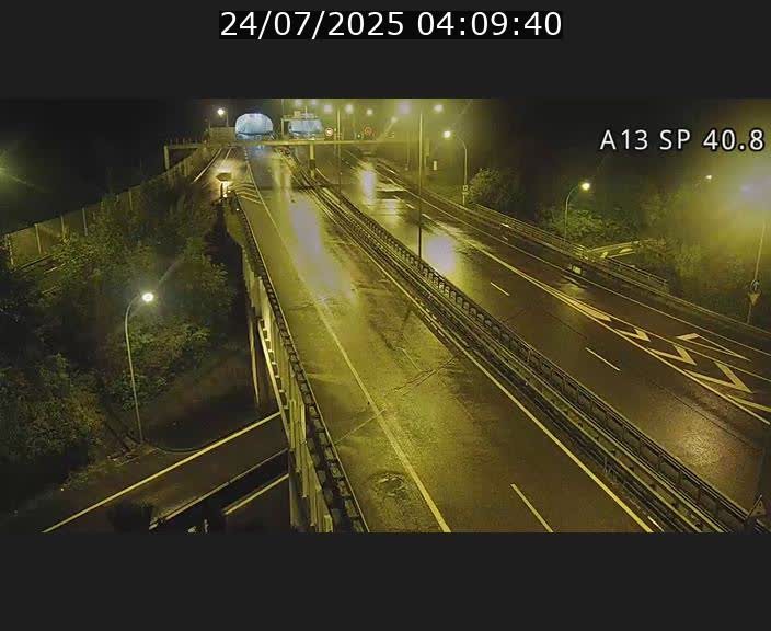 Webcam avec vue sur l'entrée côté allemand du tunnel Markusbierg à Schengen. Vue orientée vers le tunnel et Bettembourg