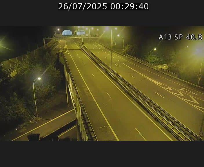 Webcam avec vue sur l'entrée côté allemand du tunnel Markusbierg à Schengen. Vue orientée vers le tunnel et Bettembourg