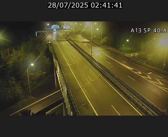 Webcam avec vue sur l'entrée côté allemand du tunnel Markusbierg à Schengen. Vue orientée vers le tunnel et Bettembourg