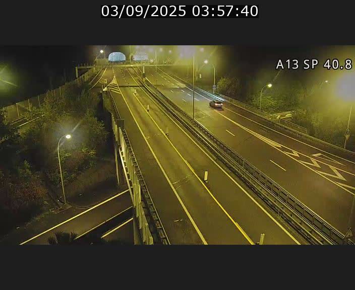 Webcam avec vue sur l'entrée côté allemand du tunnel Markusbierg à Schengen. Vue orientée vers le tunnel et Bettembourg