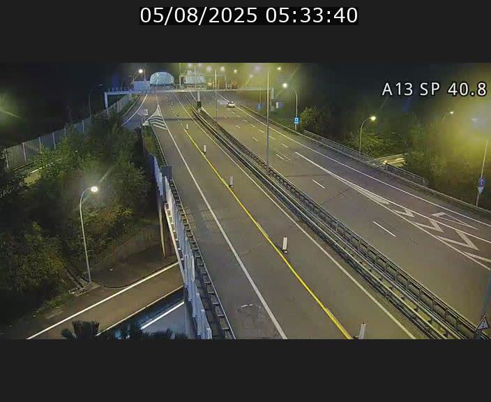 Webcam avec vue sur l'entrée côté allemand du tunnel Markusbierg à Schengen. Vue orientée vers le tunnel et Bettembourg
