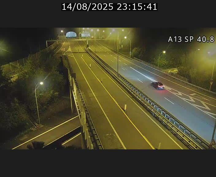 Webcam avec vue sur l'entrée côté allemand du tunnel Markusbierg à Schengen. Vue orientée vers le tunnel et Bettembourg