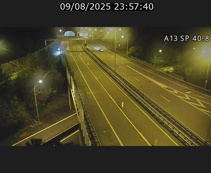 Webcam avec vue sur l'entrée côté allemand du tunnel Markusbierg à Schengen. Vue orientée vers le tunnel et Bettembourg