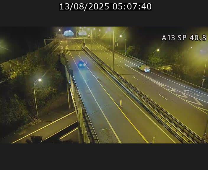 Webcam avec vue sur l'entrée côté allemand du tunnel Markusbierg à Schengen. Vue orientée vers le tunnel et Bettembourg